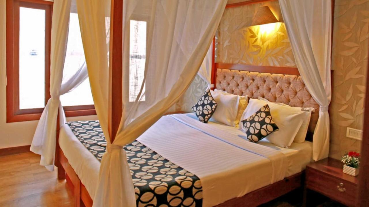 Cosy Premium Houseboats Hotel Alappuzha Exterior foto