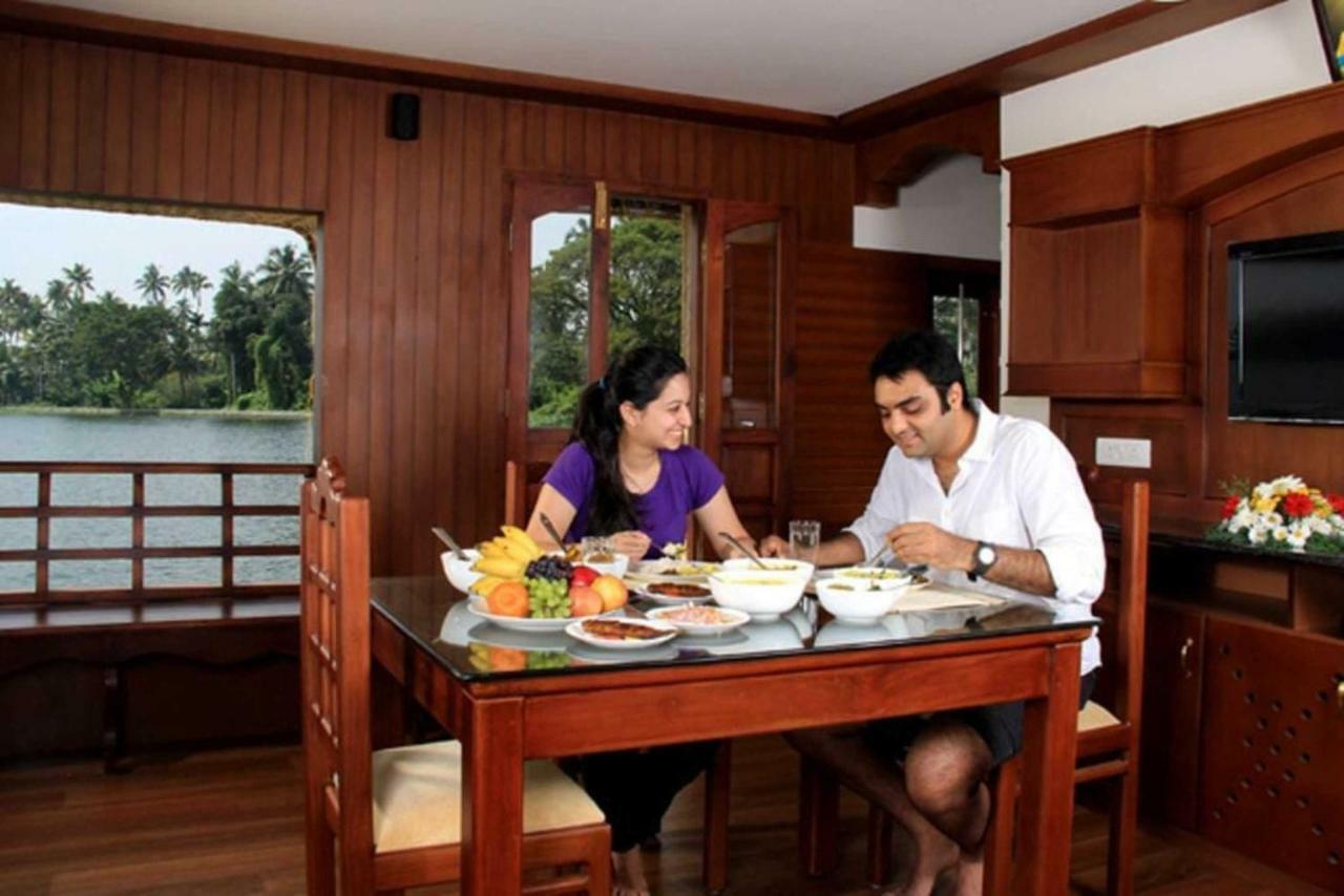 Cosy Premium Houseboats Hotel Alappuzha Exterior foto