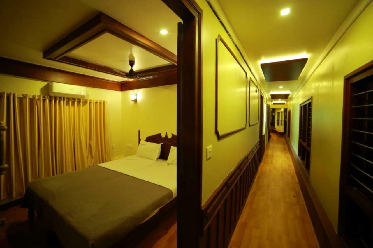 Cosy Premium Houseboats Hotel Alappuzha Exterior foto