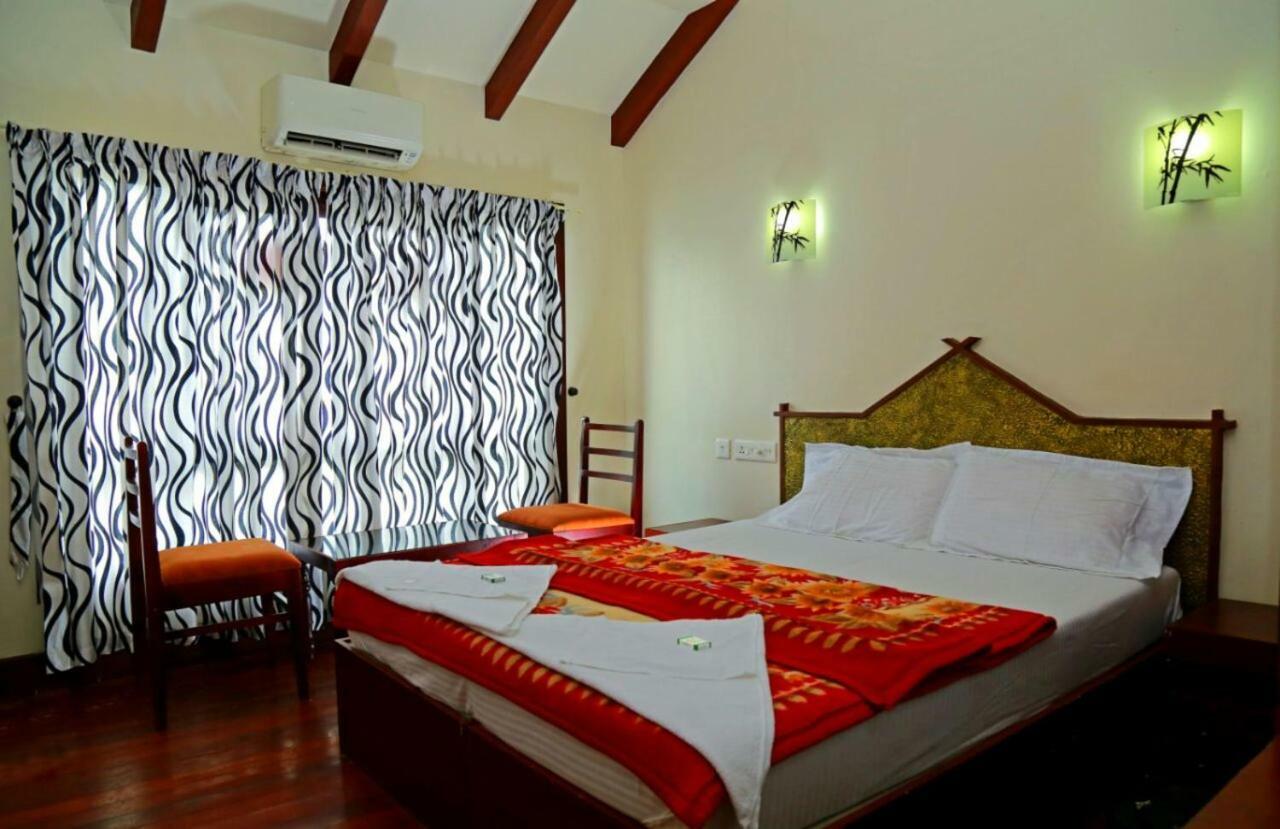 Cosy Premium Houseboats Hotel Alappuzha Exterior foto