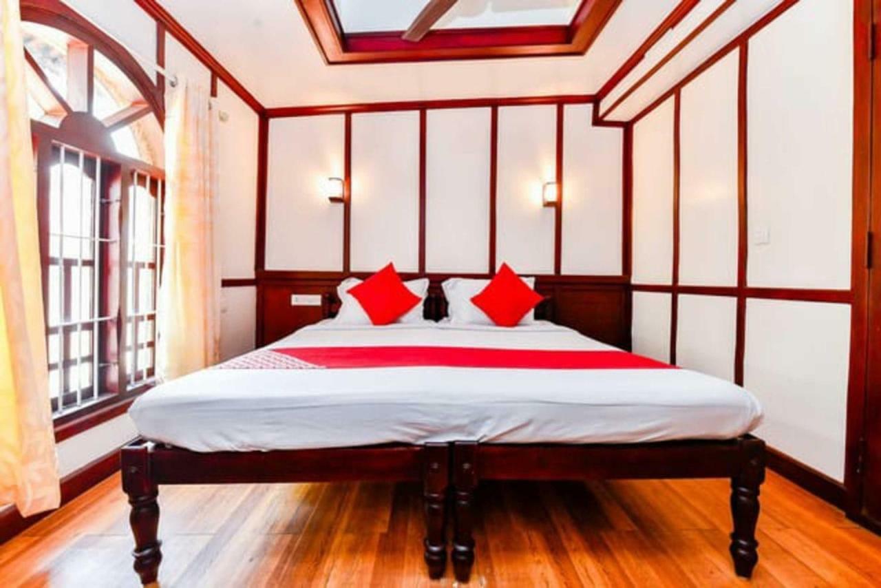 Cosy Premium Houseboats Hotel Alappuzha Exterior foto