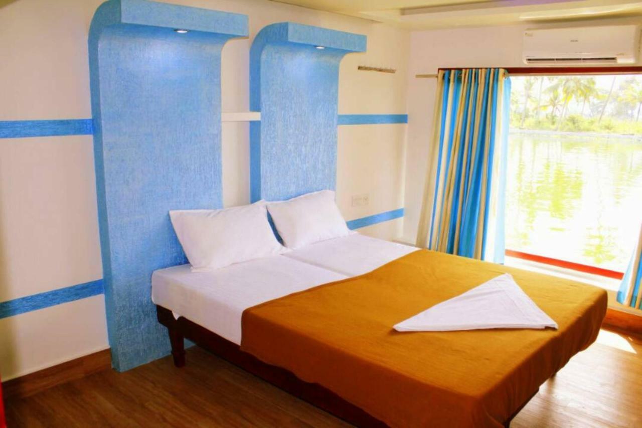 Cosy Premium Houseboats Hotel Alappuzha Exterior foto