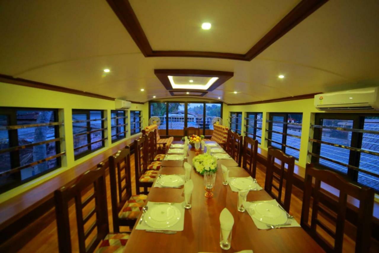 Cosy Premium Houseboats Hotel Alappuzha Exterior foto