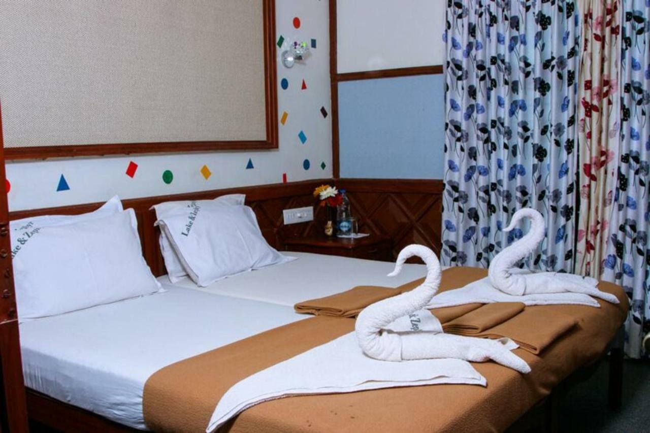 Cosy Premium Houseboats Hotel Alappuzha Exterior foto